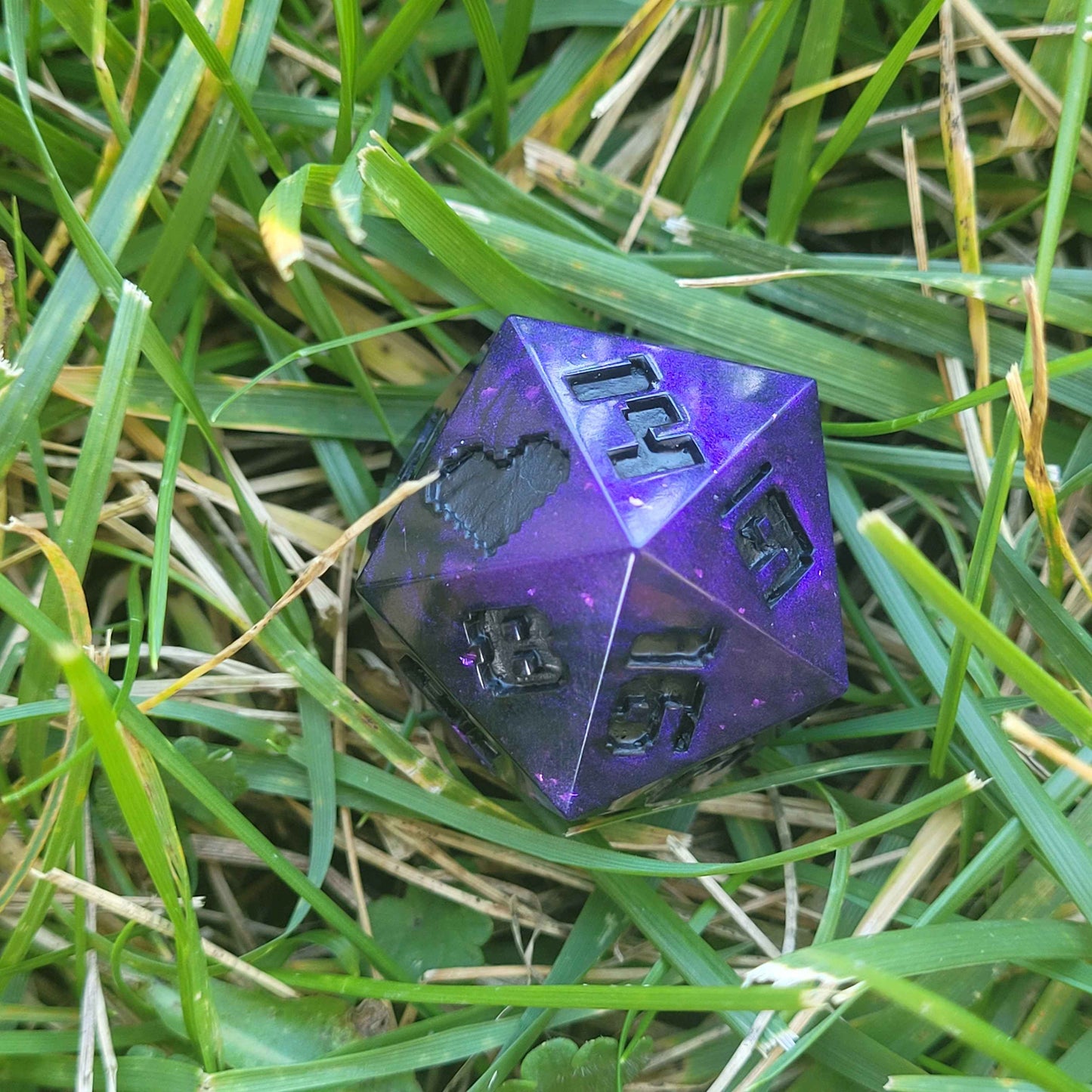 Obsidian Chungus d20 - Sharp Edge Resin Dice