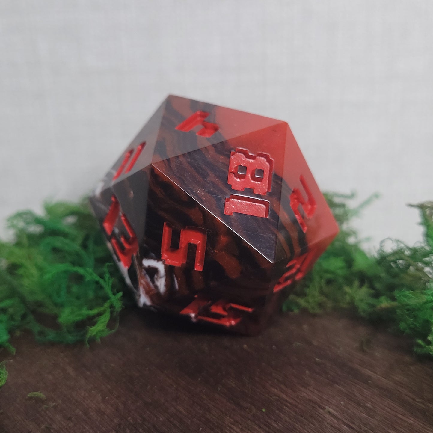 Blood Hunter Chungus d20 - Sharp Edge Resin Dice